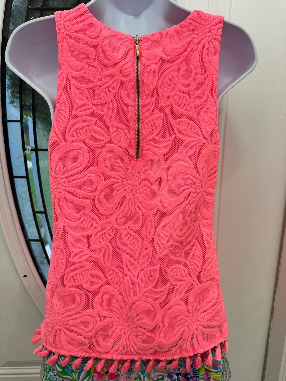 Lily Pulitzer Maybelle Lace Pink Sleeveless Pink Top with Tassel Hem Sz XS - Picture 5 of 6